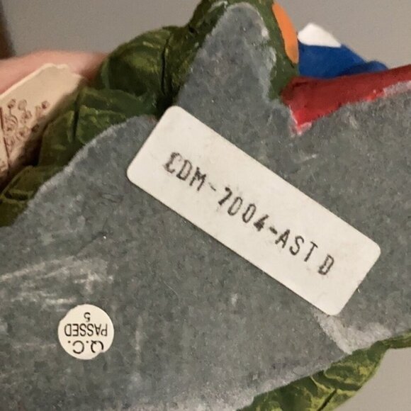 COLLECTIBLE Features Crocodile Figurine​​​​ AB - Picture 8 of 10